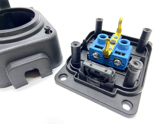 Toma de corriente de superficie de "goma" negra 250V, 16A, IP44, SCHUKO 2P+Z, 1KMP-F, Bylion