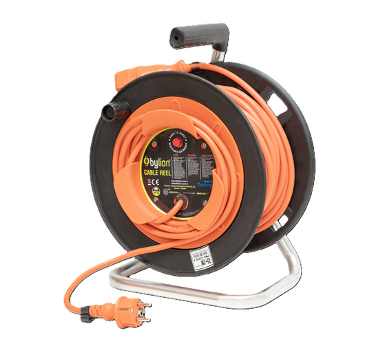 Torno con cable de cobre 3x2,5 mm2, IP44 con protección contra sobrecarga, corriente 16 A, 40m+2m Color del cable: naranja Tipo francés